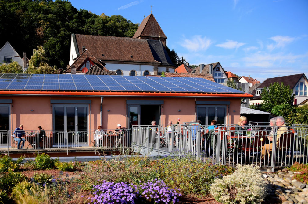 Dachgarten mit Kirche